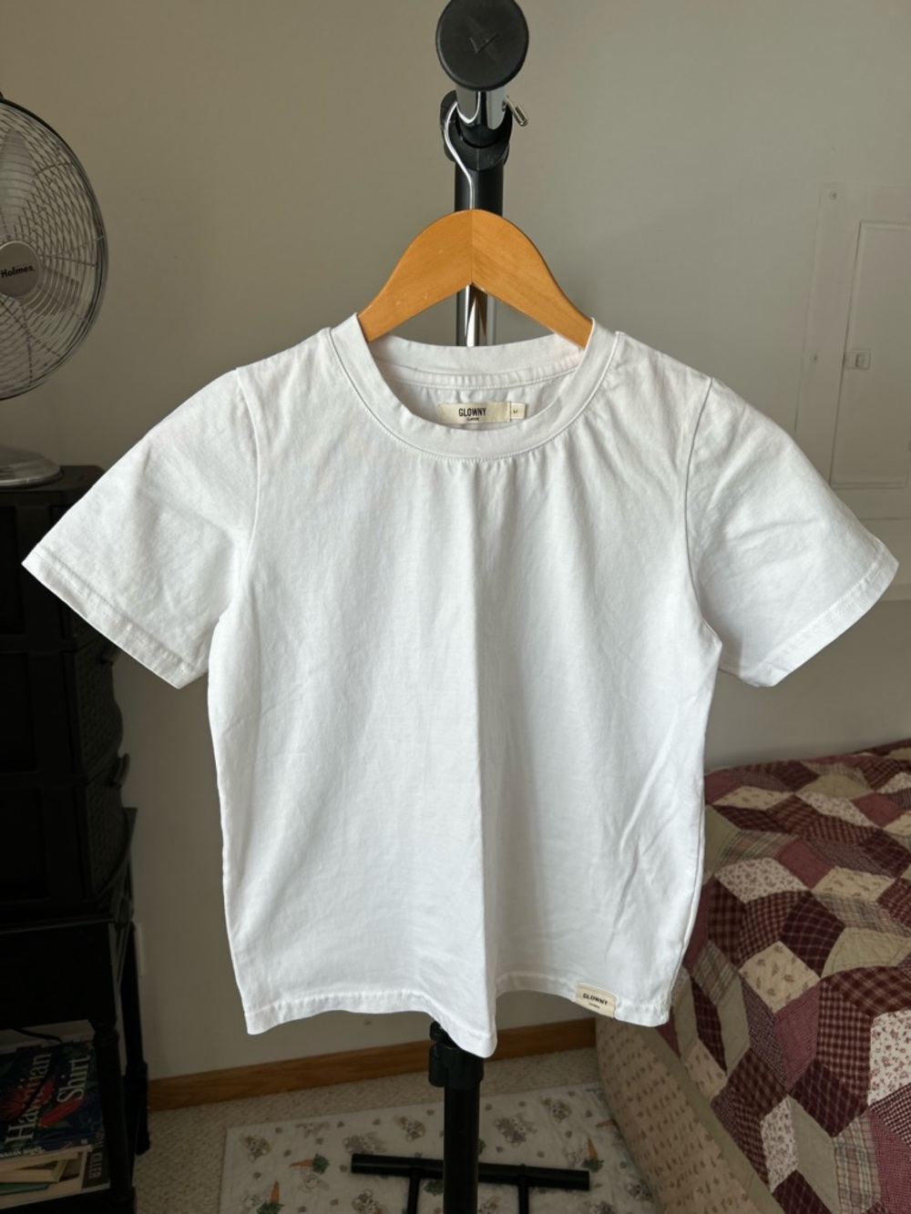 Glowny White T-Shirt Medium